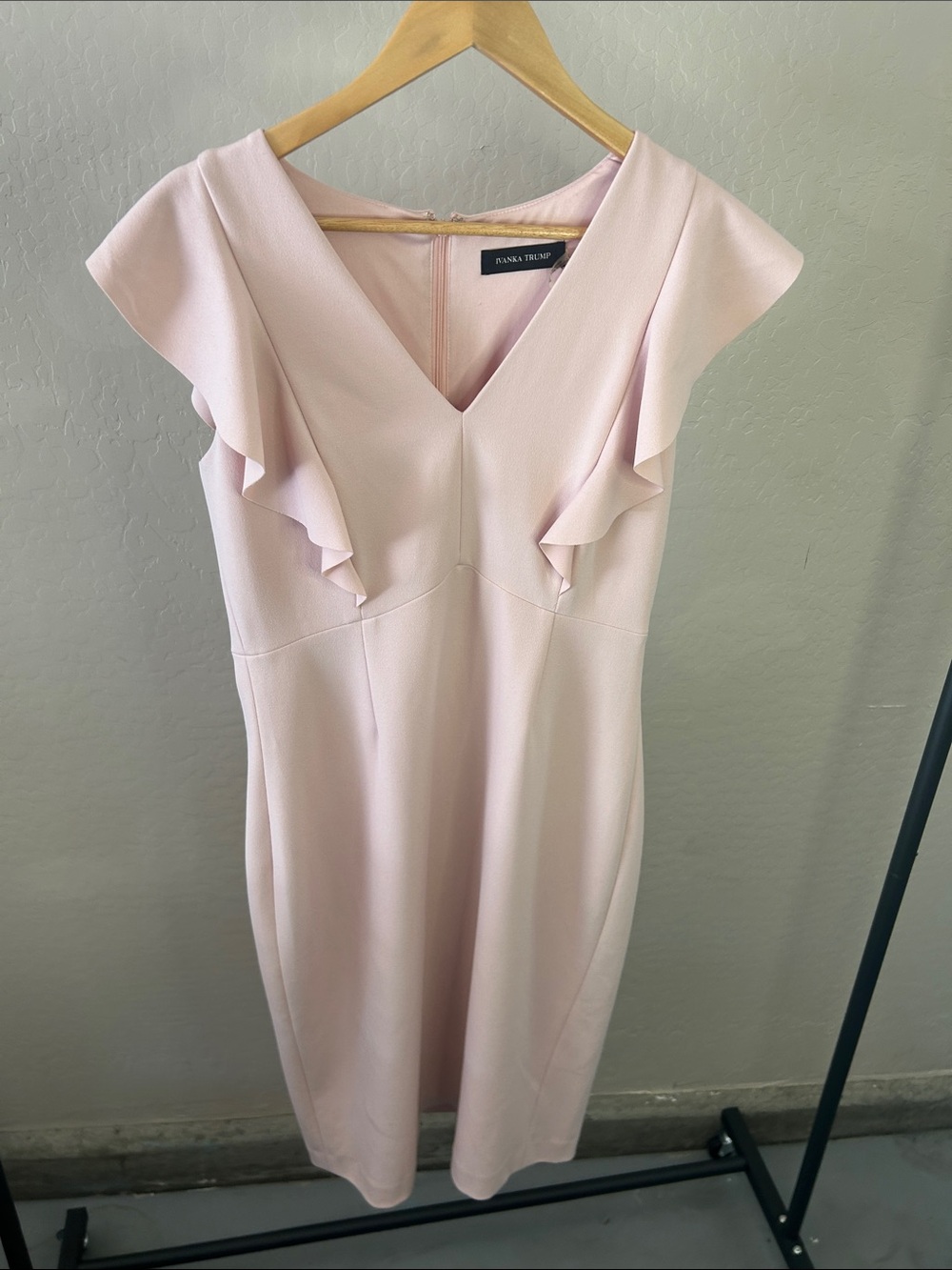 Ivanka Trump Blush Pink Ruffle Sleeve Sheath Dress Size 10 Elegant Career